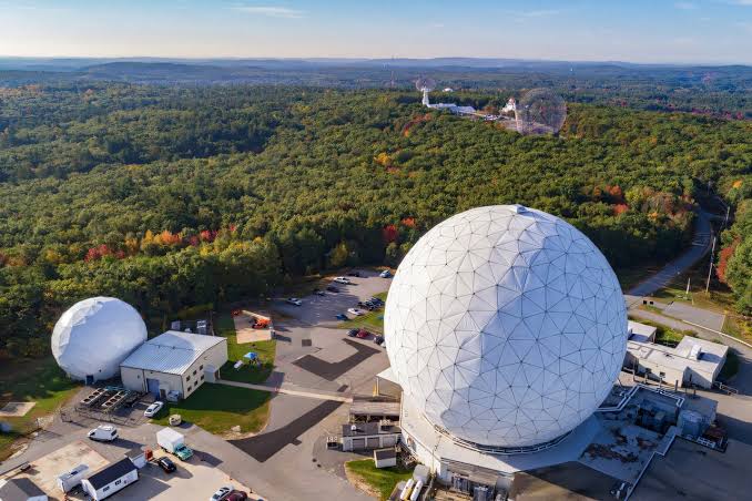After 10 years of upgrades, this legendary telescope has returned to chase black holes, asteroids and cosmic chemistry