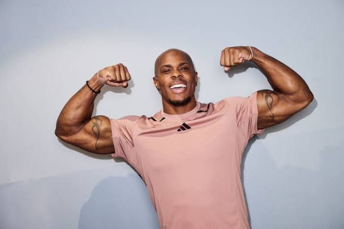 A strength training expert shares 3 habits to build muscle — without working out on weekends