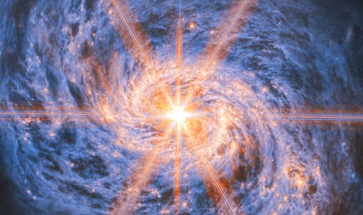 James Webb Spots Strange Structure at Core of Distant Galaxy