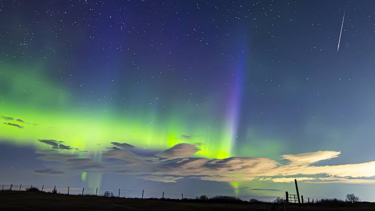 Spectacular photos of the 2026 Lyrid meteor shower captured from Earth and space