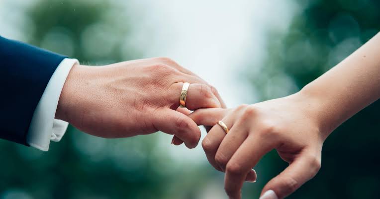 The gold in your wedding ring might an origin far more violent than you think: much of the universe’s gold was likely forged when two neutron stars collided — an event bright enough to outshine hundreds of millions of Suns for days, in a burst astronomers call