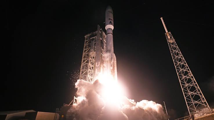 Atlas V rocket launches 29 Amazon Leo broadband satellites to orbit from Florida