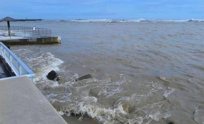 Sea levels may keep rising for centuries due to low clouds