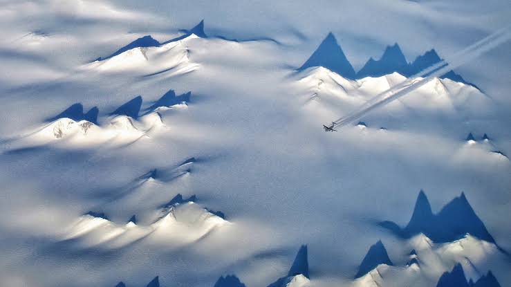 Hundreds of hidden earthquakes discovered beneath Antarctica — and they're happening in a very odd location