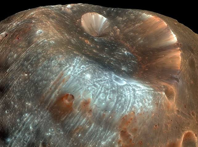 Making sense of Mars' tiny moon Phobos