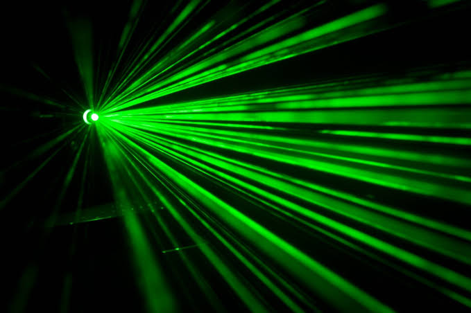 New ultrathin lens focuses light into an optical needle