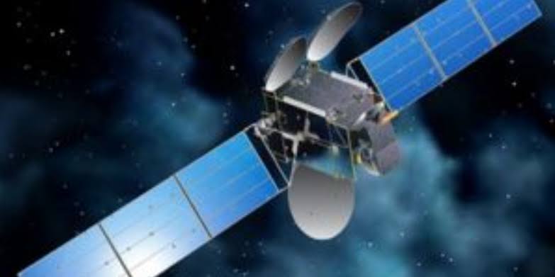 Starlink loses contact with satellite above Earth, but the 'anomaly' poses no risk