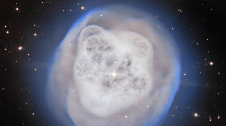 Dying star resembles a billowing crystal ball in new telescope photo
