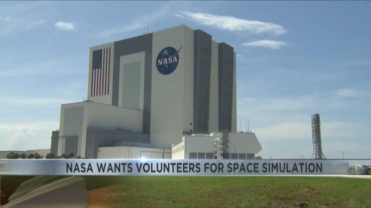 NASA needs 4 volunteers to live in a simulated space habitat