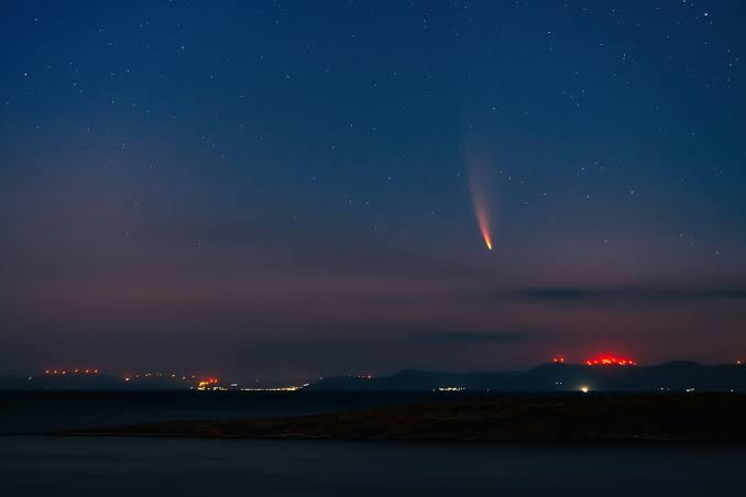 Meteors are 'extremely common.' What makes the one over New England 'rare'?