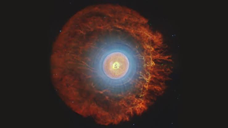 James Webb Space Telescope peers into a dying star surrounded by mysterious buckyballs