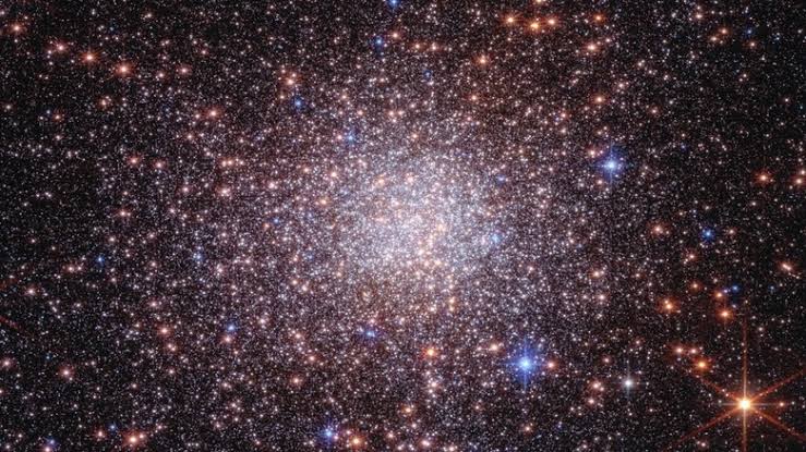 The Webb Telescope Has Captured Its First 'Bulge Fossil Fragment'