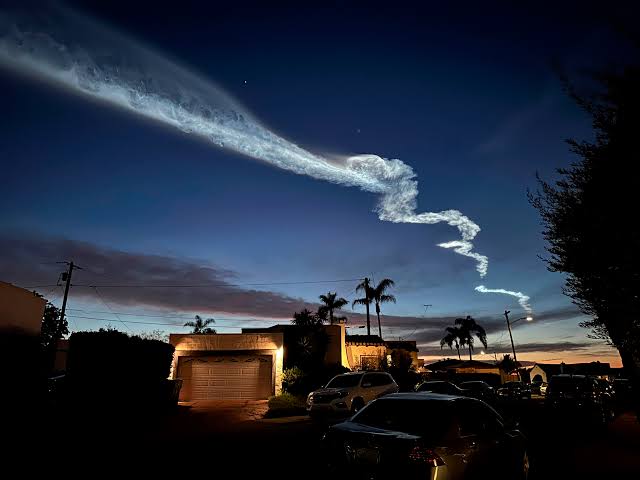 Need Friday night plans? Catch tonight’s SpaceX launch from these SoCal spots