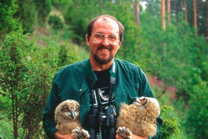 Diagnosed with Stage 4 cancer, an owl researcher kept working till the end