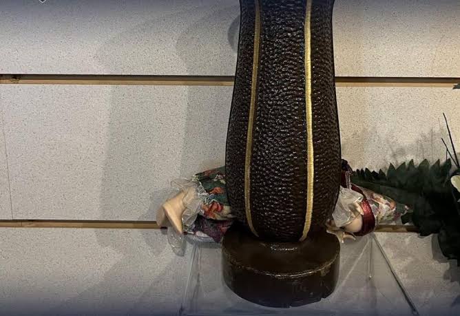 Police in search of 80 bronze vases stolen from Hillsboro cemetery