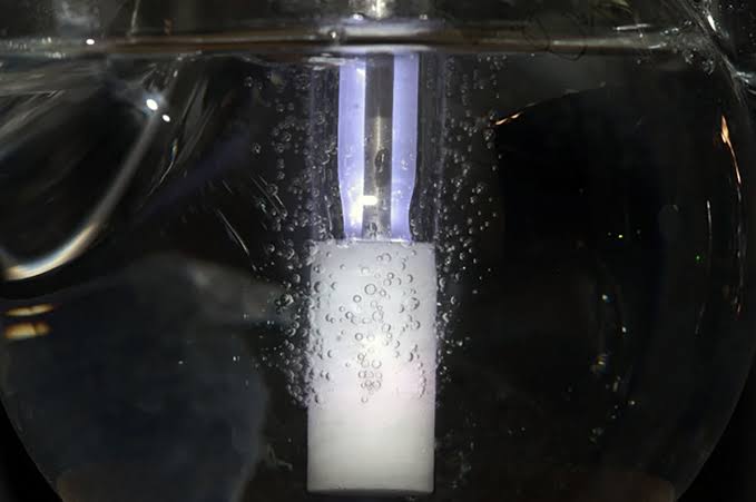 Scientists Are Using Lightning in a Bottle to Turn Methane Into Methanol