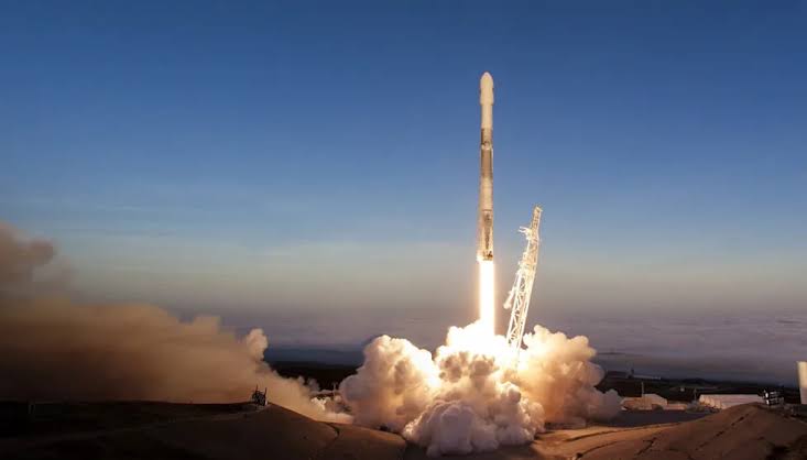 A Dead SpaceX Rocket Is About to Slam Into the Moon at 5,400 MPH