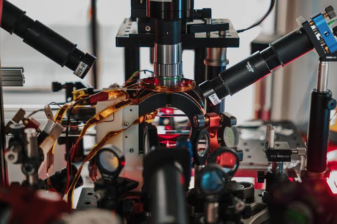 Scientist creates 'mini‑universe' to measure time without a clock