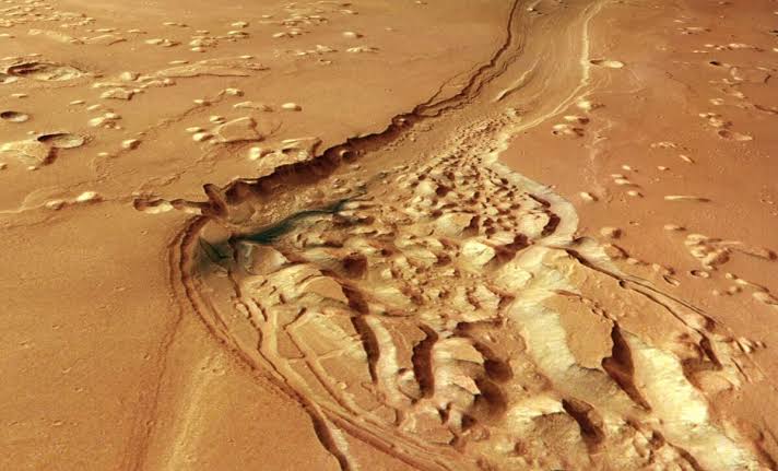 Mars Express Captured the Most Detailed Images Yet of a 1,300-Kilometer Scar Carved by Ancient Floods on the Red Planet
