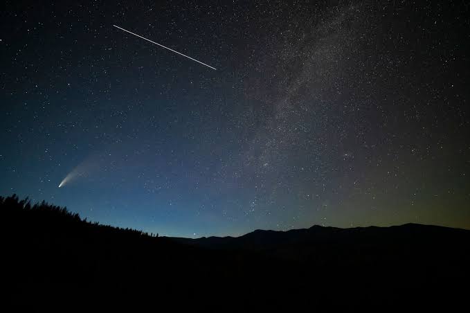 In 2004 a NASA probe caught a comet's tail on a sheet of aerogel, flew the grains 4.6 billion kilometres home, and dropped them into the Utah desert — the first solid pieces of a comet ever returned to Earth