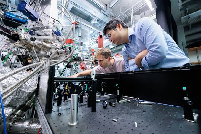 Discovery of 'slow' electrons in 2D material could lead to new memory device