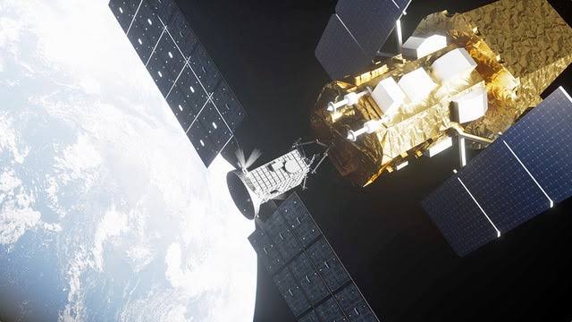 Mission launched to save falling Swift space telescope