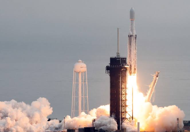 NASA spacecraft to swing past Mars as it chases rare metal asteroid