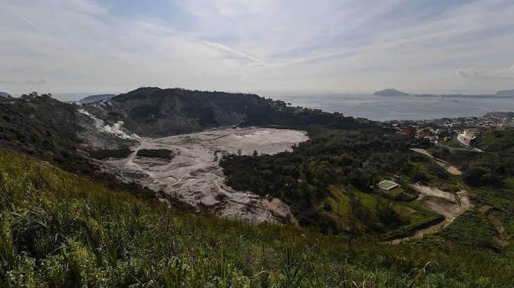 'The system is likely to reach a breaking point': Major Italian volcano is speeding toward a transition, and a major eruption could be on the way