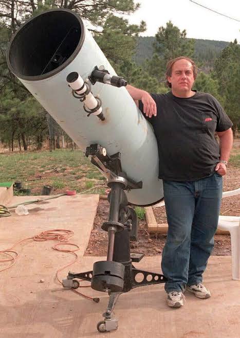 Alan Hale, Sky Watcher Who Created a Comet Sensation, Dies at 68