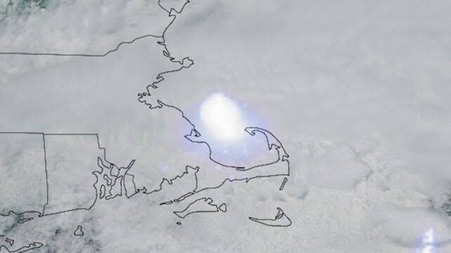 US Homes Shake as Meteor Explodes With Force of 300 Tons of TNT