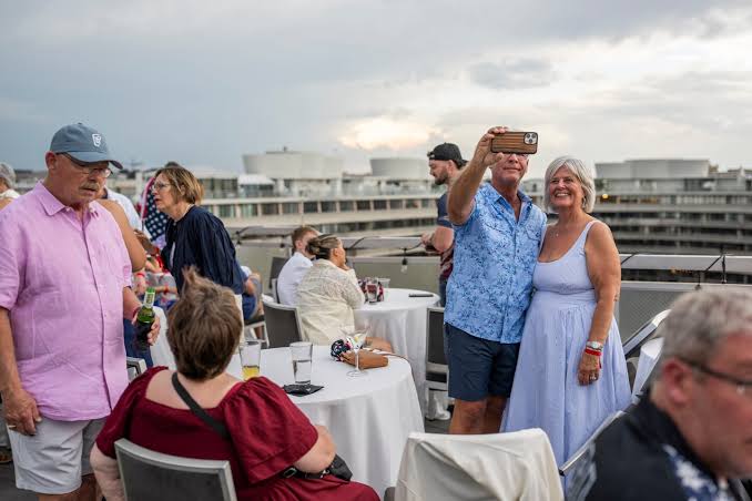 On a chaotic July Fourth, they spent up to $30K to watch the fireworks in style
