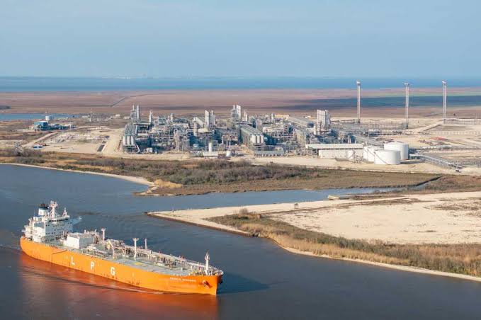 The Iran war created a global natural gas shortage — a windfall for U.S. companies