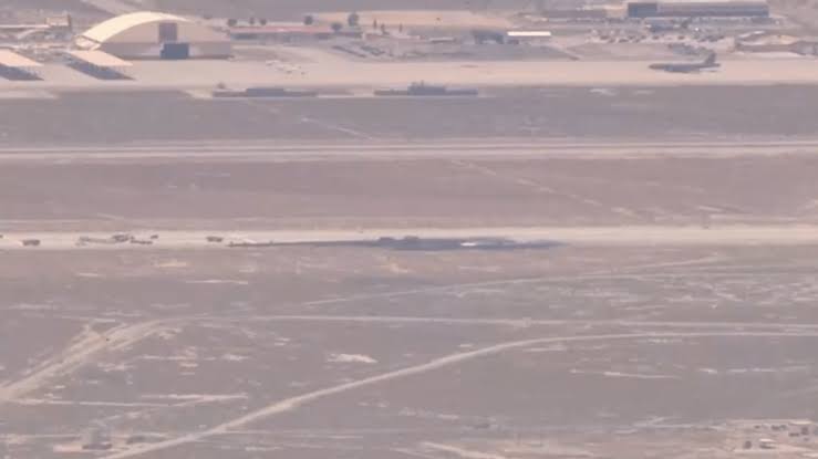 8 killed in B-52 Stratofortress crash at Edwards Air Force Base