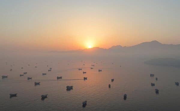 An Emerging Deal Between Iran and Oman to Reopen Hormuz Would Come at a Cost for Trump