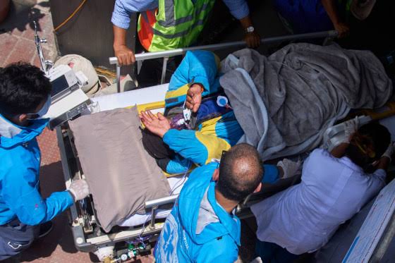 Sherpa missing for a week on Mount Everest with no food, oxygen is rescued while crawling to base camp