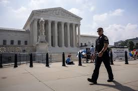 Supreme Court snubs reporter in subpoena contempt fight