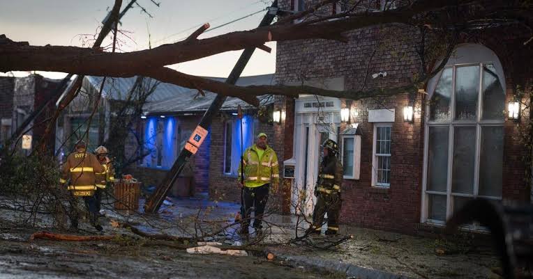 Cleanup underway in Midwest after tornadoes leave path of damage, destruction