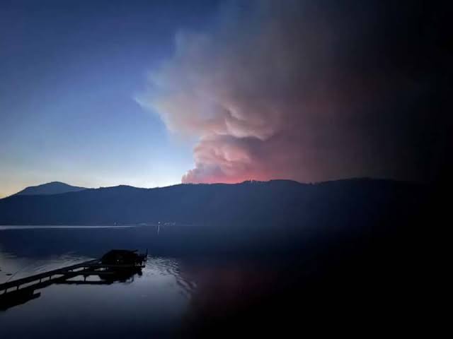 Little Giant Fire spreads toward cabins, towns in Washington Cascades
