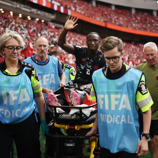 Canada star Ismael Kone suffers horrifying leg injury in World Cup vs. Qatar