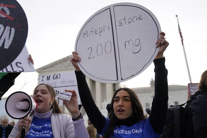 Supreme Court preserves access to mail distribution of widely used abortion pill