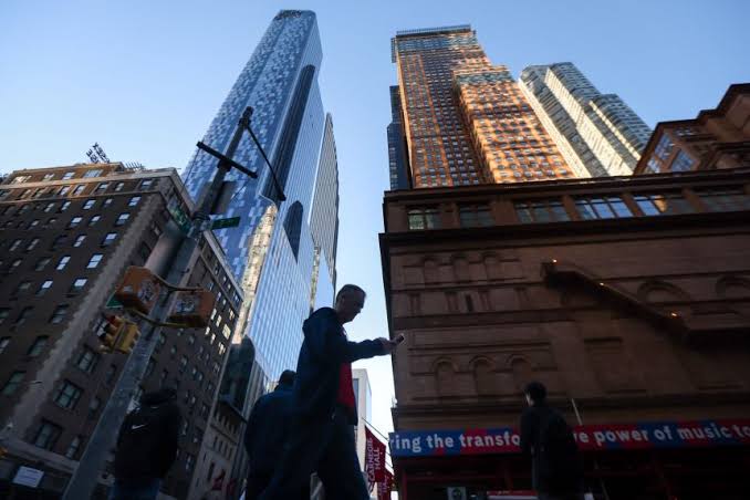 Judge orders pause of Mamdani’s pied-à-terre tax rollout after homeowners sue. NYC says it will appeal ruling