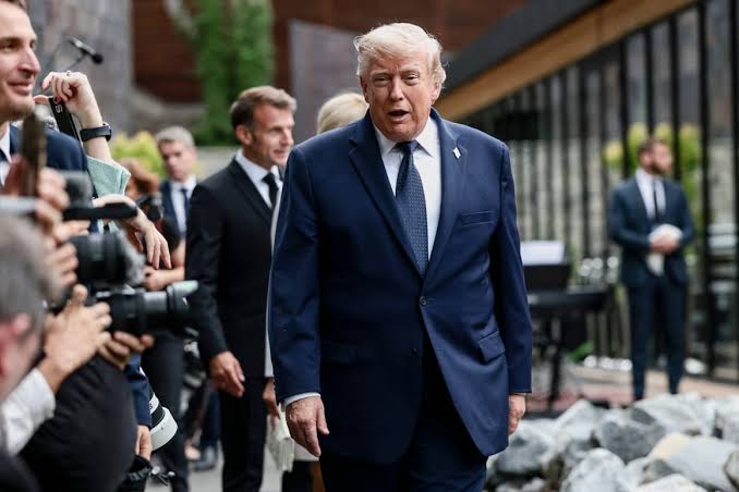 Trump offers Ukraine olive branch at G7 — with a price tag