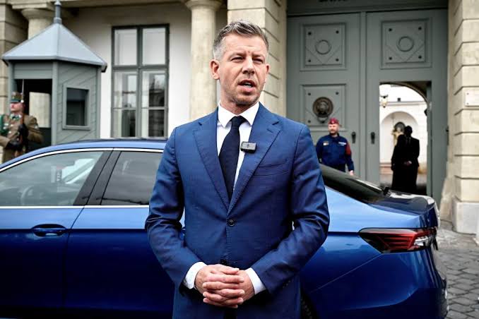 EU officials in Hungary to discuss unlocking billions of euros held while Orbán was in charge