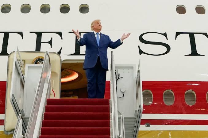 Trump's $2B income in 2025 raises fresh questions about profiting off presidency