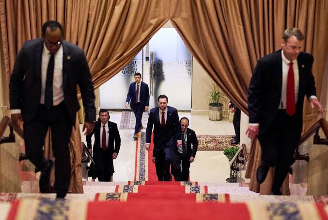 Trump muses about Vance vs. Rubio as Iran peace talks heat up