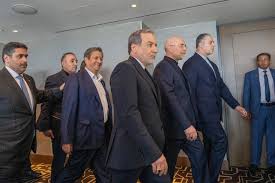 US, Iranian negotiators enter 2nd day of talks after rough start