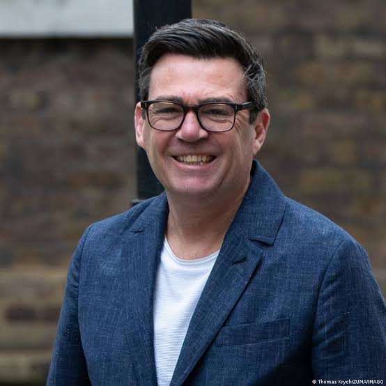 UK: Manchester Mayor Andy Burnham wins parliament seat
