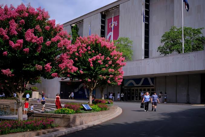 Trump orders warning signs near Smithsonian, escalating fight over history