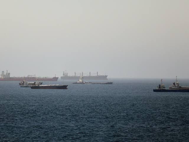 Oil prices climb after attack in Strait of Hormuz halts evacuation plan