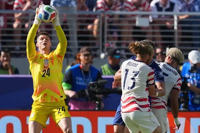 USMNT advances to World Cup Round of 16 despite Folarin Balogun red card, will face Belgium